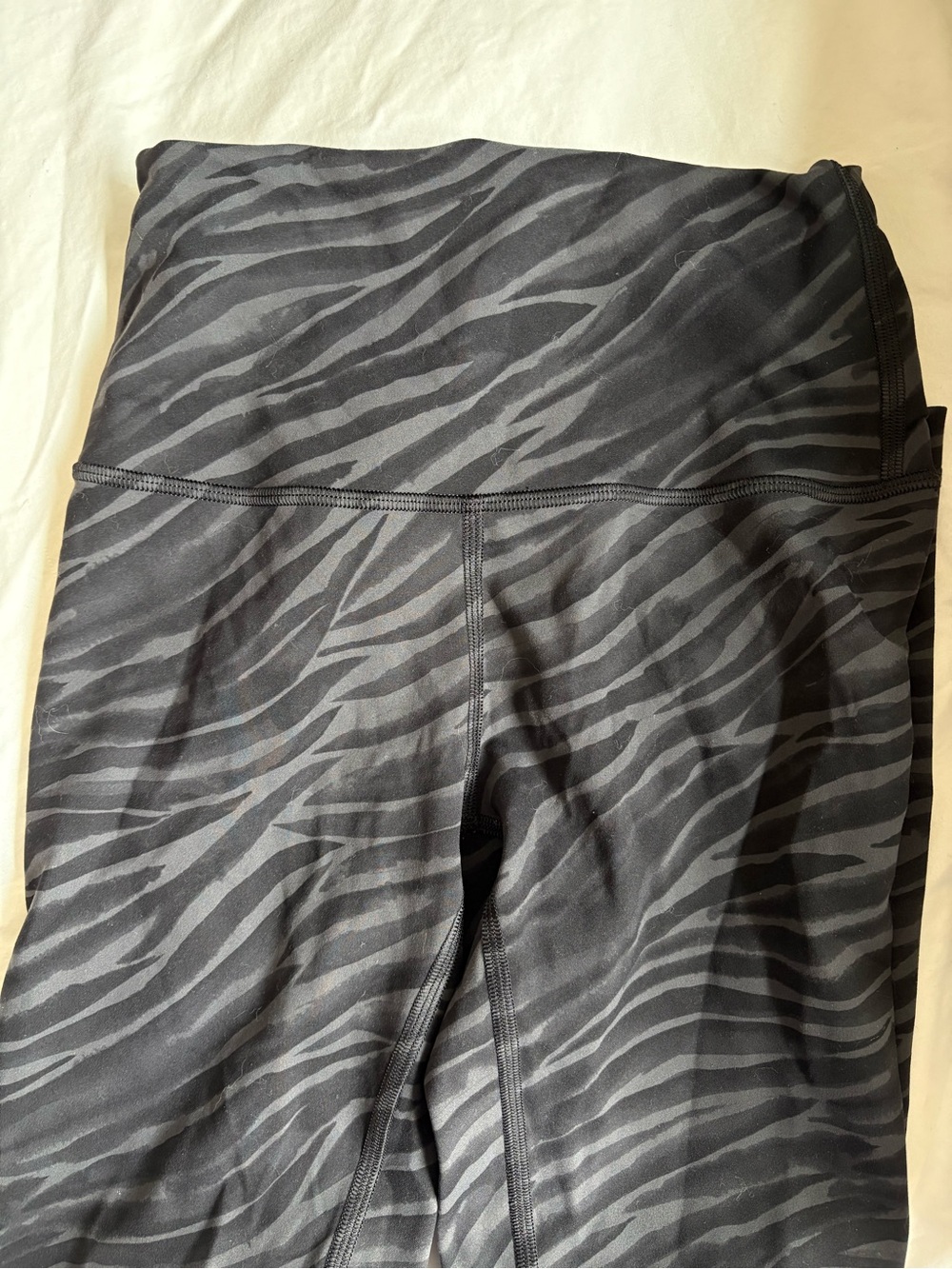 Soulcycle x Lululemon athletica Wunder Under Black and Gray Zebra Print Leggings